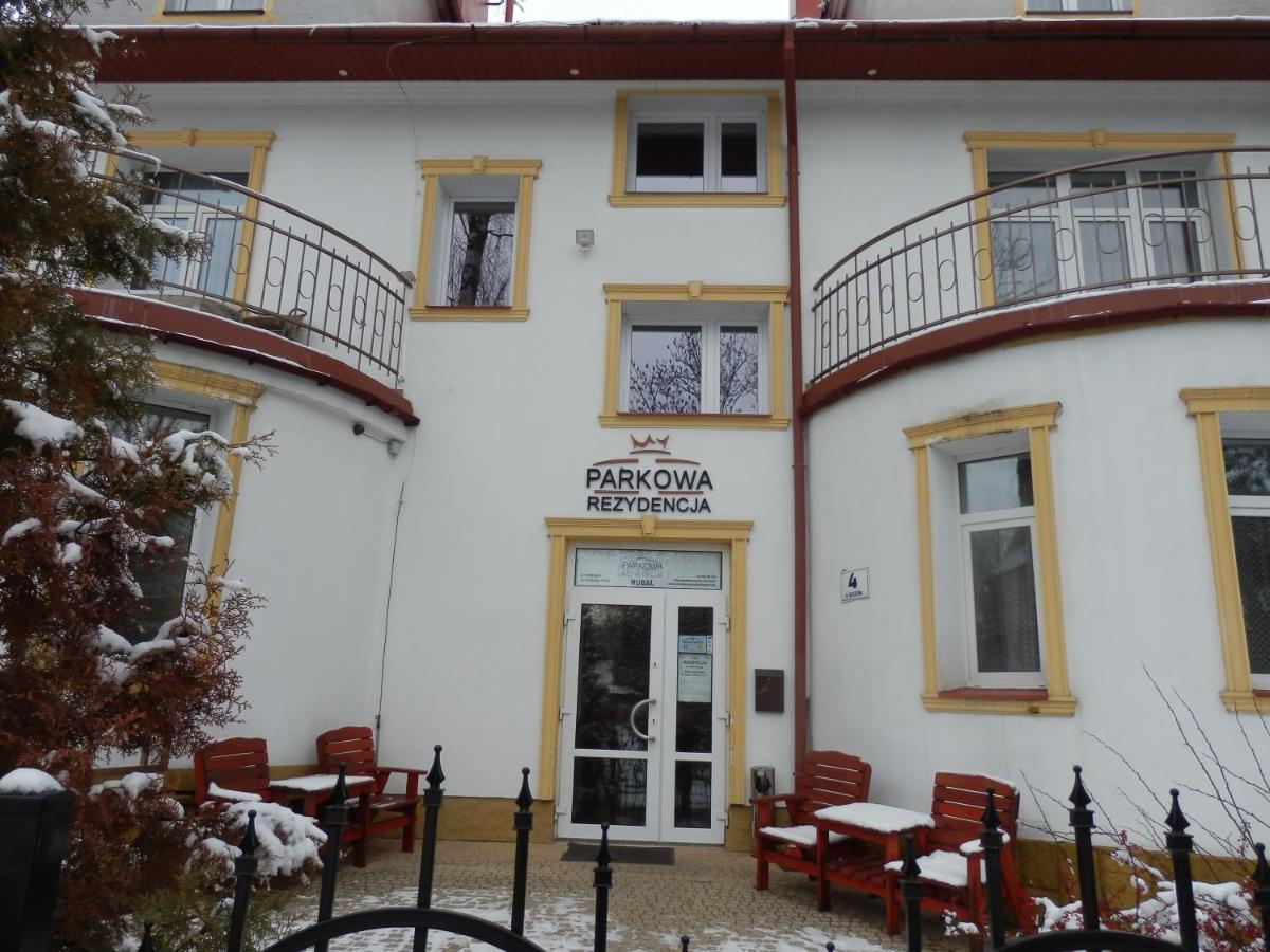 Parkowa Hubal Pensión *